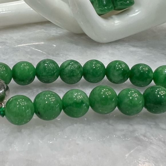 Green Jade Carved Elephant Sterling Silver Magnetic Clasp Necklace - Picture 8 of 11